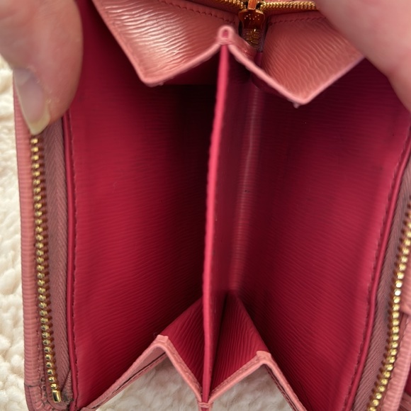 PRADA Saffiano Pink Bifold Wallet - Picture 8 of 10